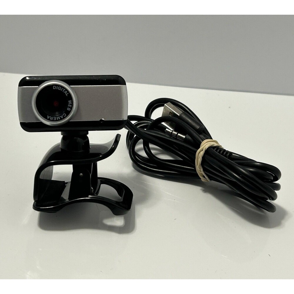 Xtreme Tech Clip-On Webcam with Built-in Microphone - Black